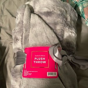Plush ulta blanket